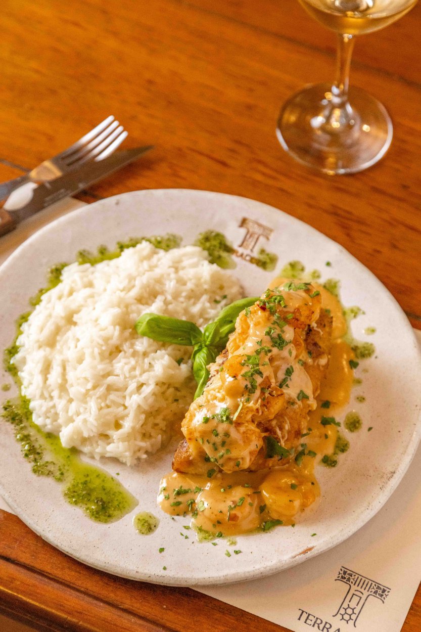 Surubí al Chablis con arroz quezu